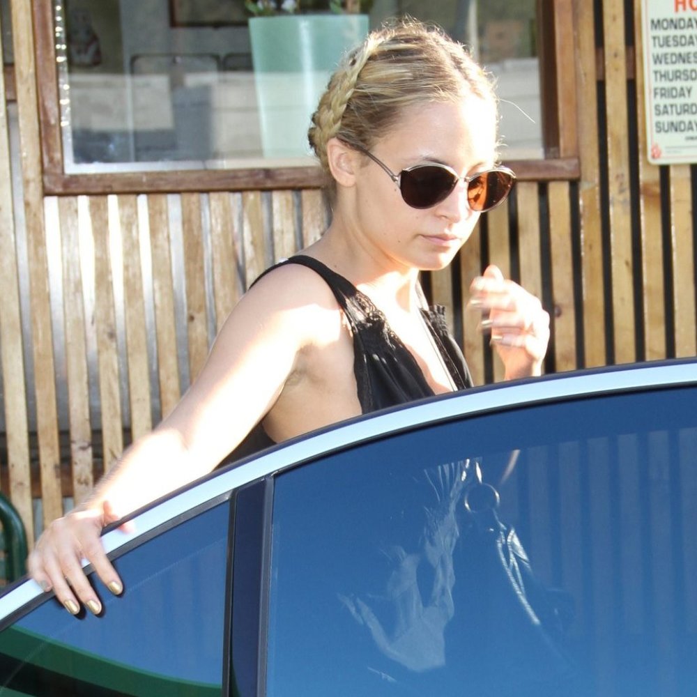 House of Harlow 1960 Steph Sunglasses in Black - Picture 9 of 9